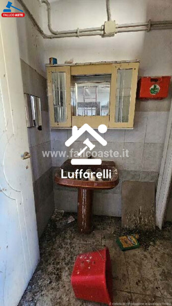 LOCALE COMMERCIALE VIA OFFAGNA - ROMA — foto 9