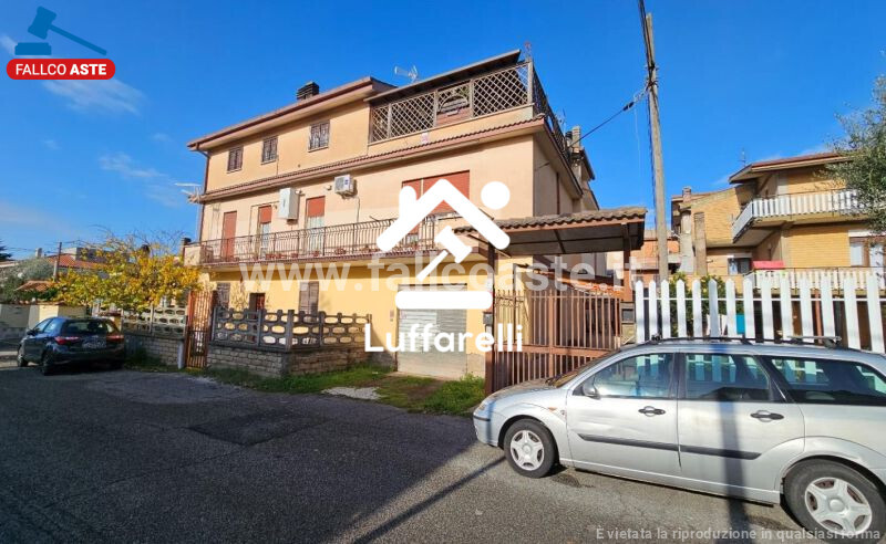 Immagine di LOCALE COMMERCIALE VIA OFFAGNA – ROMA