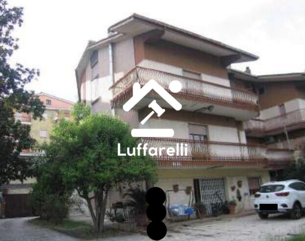 Immagine di DEPOSITO / MAGAZZINO TRAVERSA SANDRO BOTTICELLI – RENDE