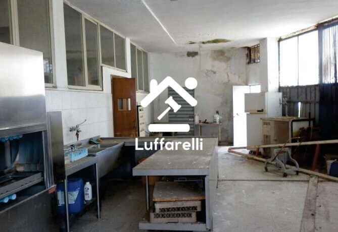 Immagine di LOCALE COMMERCIALE VIA PRANGI – PIZZO