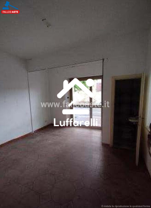 Immagine di LOCALE COMMERCIALE VIA FILIPPO TURATI – MONTEROTONDO