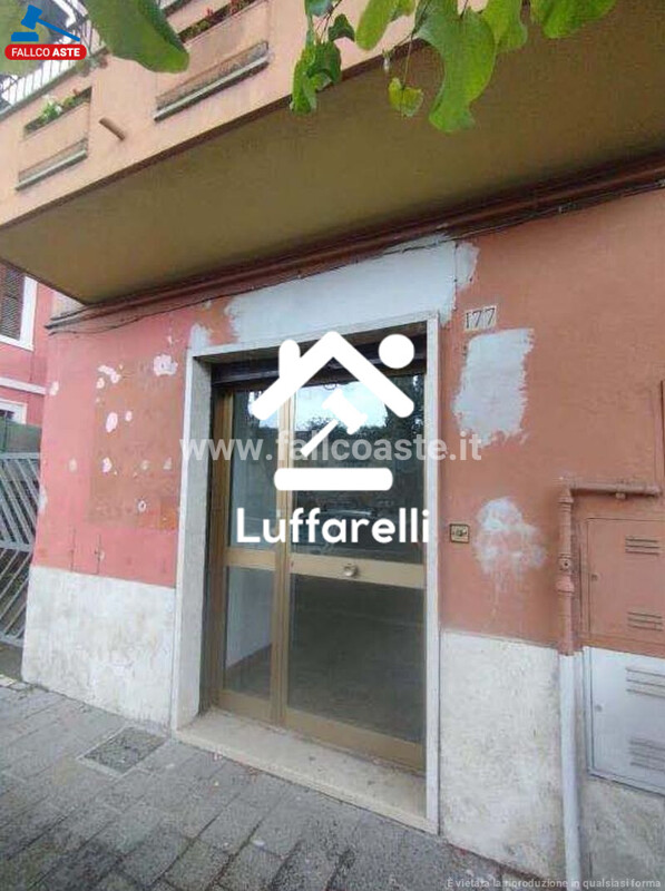 Immagine di LOCALE COMMERCIALE VIA FILIPPO TURATI – MONTEROTONDO