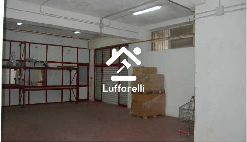 Immagine di LOCALE COMMERCIALE VIA DEI BIZANTINI – LAMEZIA TERME