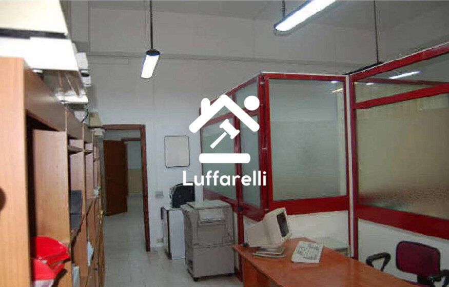 Immagine di DEPOSITO / MAGAZZINO VIA DEI BIZANTINI – LAMEZIA TERME