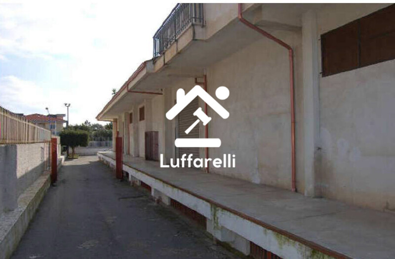 Immagine di DEPOSITO / MAGAZZINO VIA DEI BIZANTINI – LAMEZIA TERME