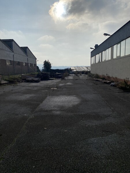 CAPANNONE / IMMOBILI INDUSTRIALI VIA FRATELLI SANTI - CASTELFIDARDO — foto 3