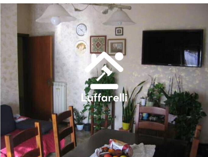 Immagine di CASA / VILLA VIA ZALEUCO DI LOCRI – LAMEZIA TERME