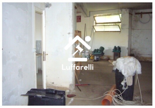 Immagine di LOCALE COMMERCIALE VIA SANTA MARIA LE QUINTE – VELLETRI