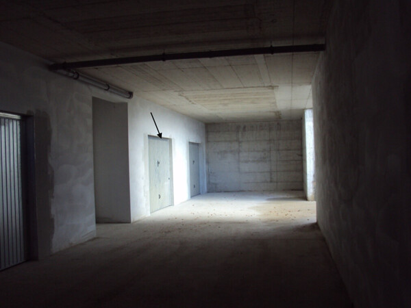 GARAGE / POSTO AUTO VIA DELLE GROTTE - TREVI