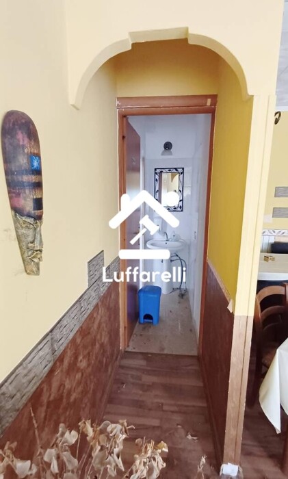 Immagine di LOCALE COMMERCIALE VIA AURELIA NORD – CIVITAVECCHIA