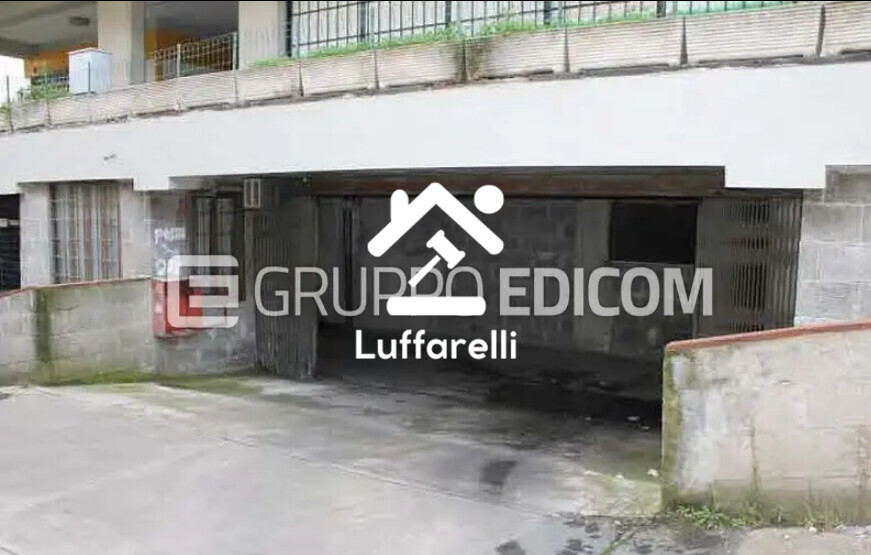 Immagine di LOCALE COMMERCIALE VIA DELLA RUSTICA – ROMA