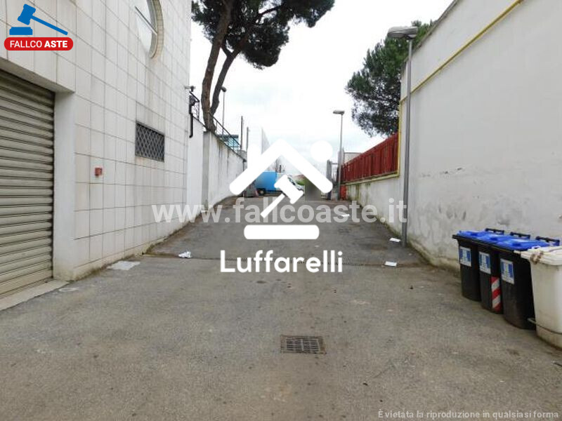 Immagine di GARAGE / POSTO AUTO VIA TIBURTINA – ROMA