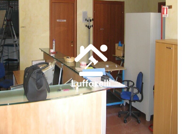 Immagine di ATTIVITÀ RICETTIVE / SCOPO COMMERCIALE VIA BERLINGUER – PIANOPOLI