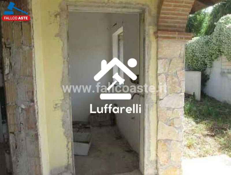 Immagine di LOCALE COMMERCIALE VICOLO DI S. MATTEO – ROMA