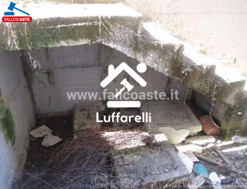 Immagine di LOCALE COMMERCIALE VICOLO DI S. MATTEO – ROMA