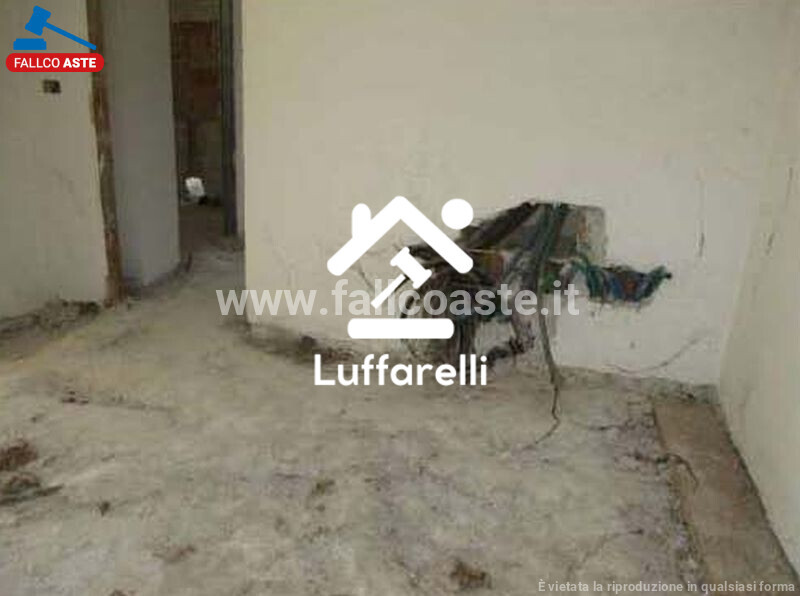 Immagine di LOCALE COMMERCIALE VICOLO DI S. MATTEO – ROMA