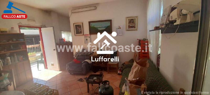 CAPANNONE / IMMOBILI INDUSTRIALI VIA DEI CASALI DI S. SISTO - ROMA — foto 3