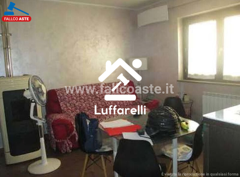 Immagine di LOCALE COMMERCIALE VICOLO DI S. MATTEO – ROMA