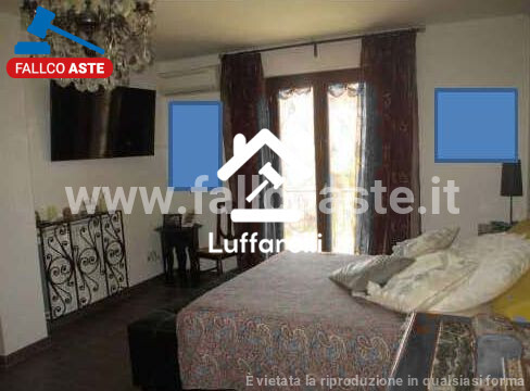 Immagine di LOCALE COMMERCIALE VICOLO DI S. MATTEO – ROMA