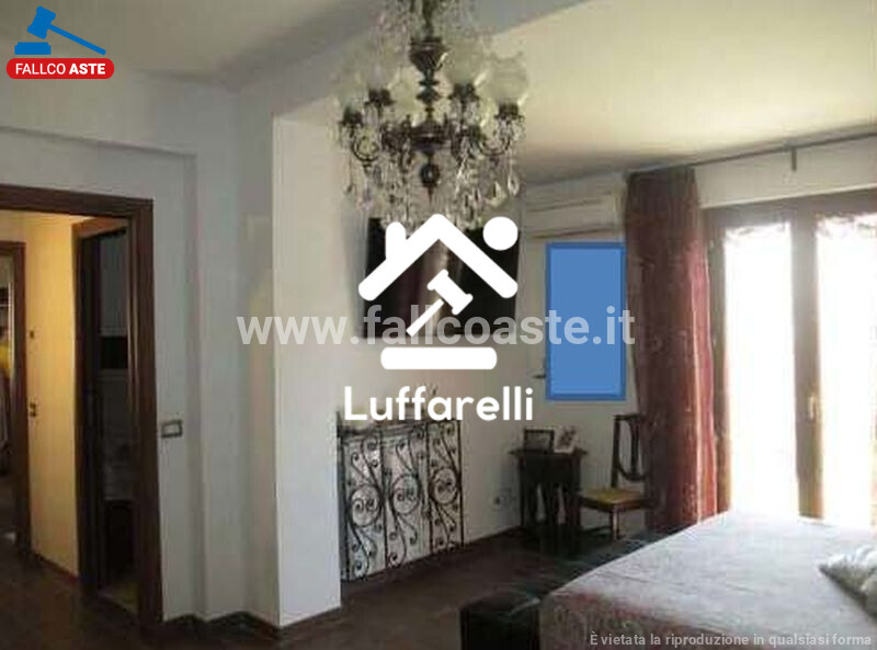 Immagine di LOCALE COMMERCIALE VICOLO DI S. MATTEO – ROMA