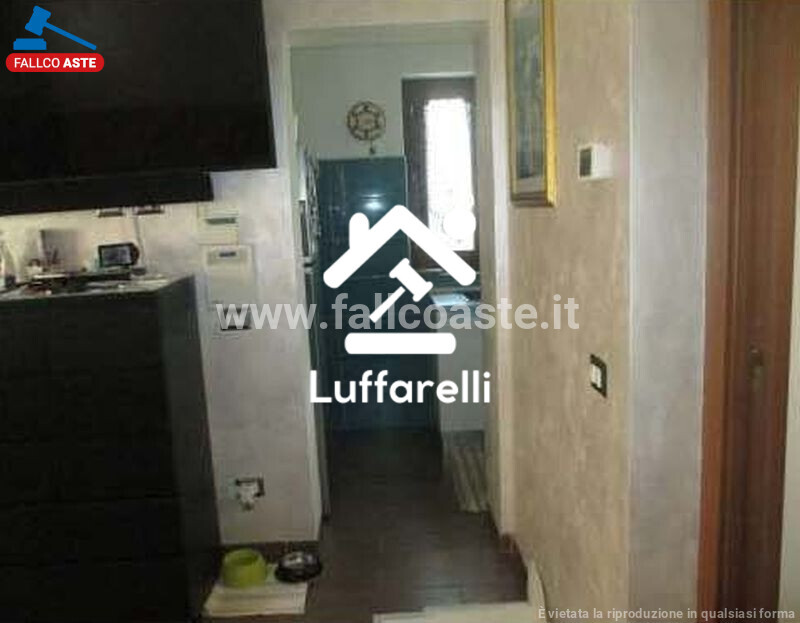 Immagine di LOCALE COMMERCIALE VICOLO DI S. MATTEO – ROMA