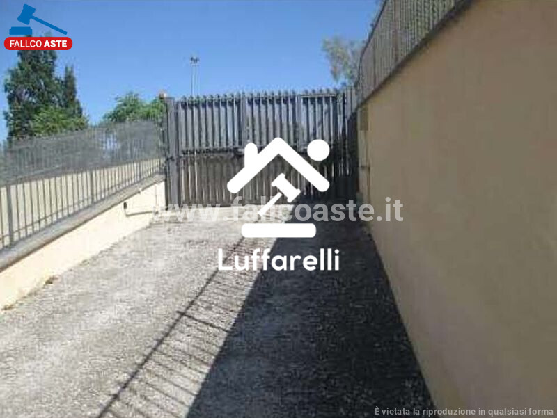 Immagine di LOCALE COMMERCIALE VICOLO DI S. MATTEO – ROMA