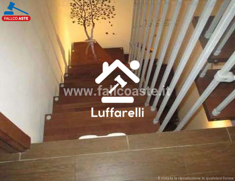 Immagine di LOCALE COMMERCIALE VICOLO DI S. MATTEO – ROMA