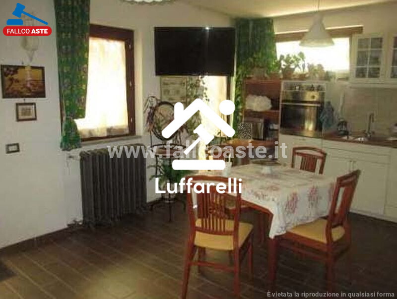 Immagine di LOCALE COMMERCIALE VICOLO DI S. MATTEO – ROMA