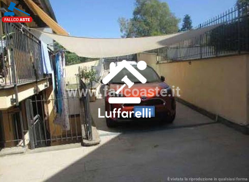 Immagine di LOCALE COMMERCIALE VICOLO DI S. MATTEO – ROMA