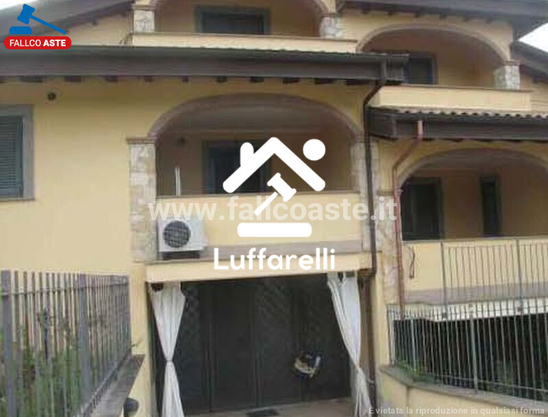 Immagine di LOCALE COMMERCIALE VICOLO DI S. MATTEO – ROMA