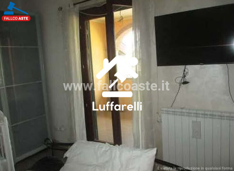 Immagine di LOCALE COMMERCIALE VICOLO DI S. MATTEO – ROMA