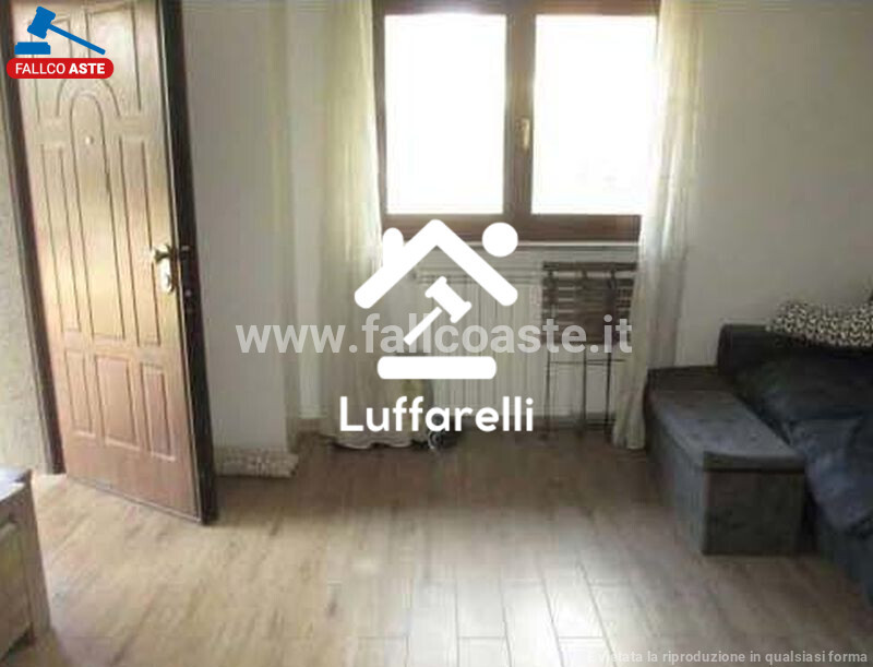 Immagine di LOCALE COMMERCIALE VICOLO DI S. MATTEO – ROMA