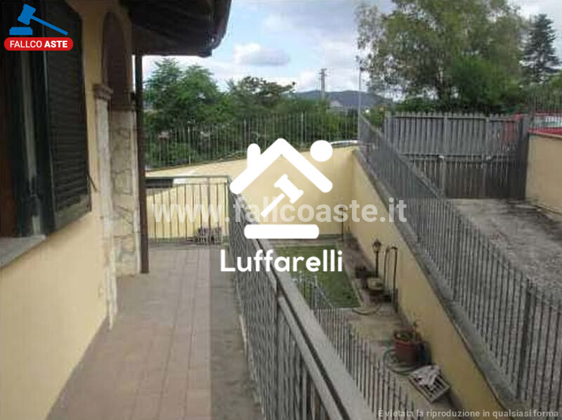 Immagine di LOCALE COMMERCIALE VICOLO DI S. MATTEO – ROMA