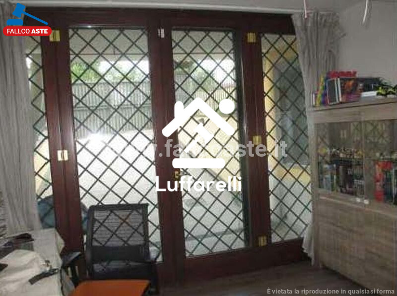 Immagine di LOCALE COMMERCIALE VICOLO DI S. MATTEO – ROMA