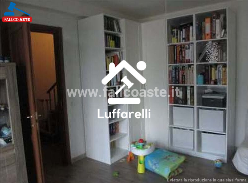 Immagine di LOCALE COMMERCIALE VICOLO DI S. MATTEO – ROMA