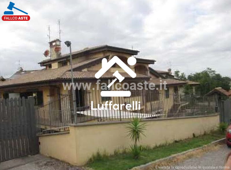 Immagine di LOCALE COMMERCIALE VICOLO DI S. MATTEO – ROMA