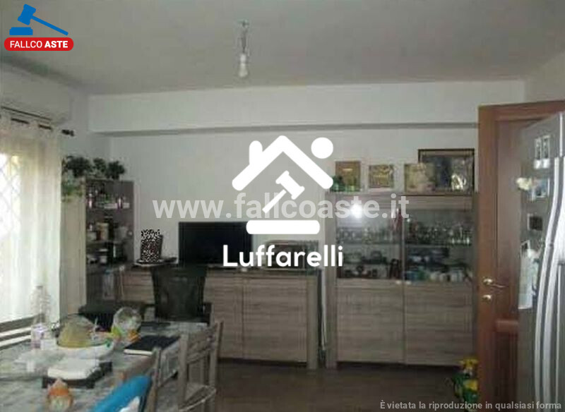 Immagine di LOCALE COMMERCIALE VICOLO DI S. MATTEO – ROMA