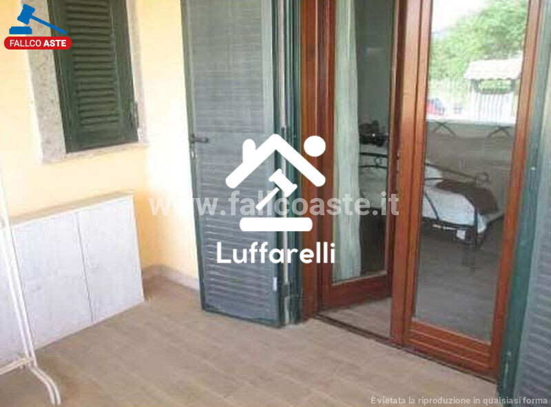 Immagine di LOCALE COMMERCIALE VICOLO DI S. MATTEO – ROMA