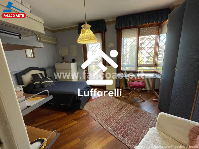 Immagine di DEPOSITO / MAGAZZINO VIA DELL’ORSA MAGGIORE – ROMA