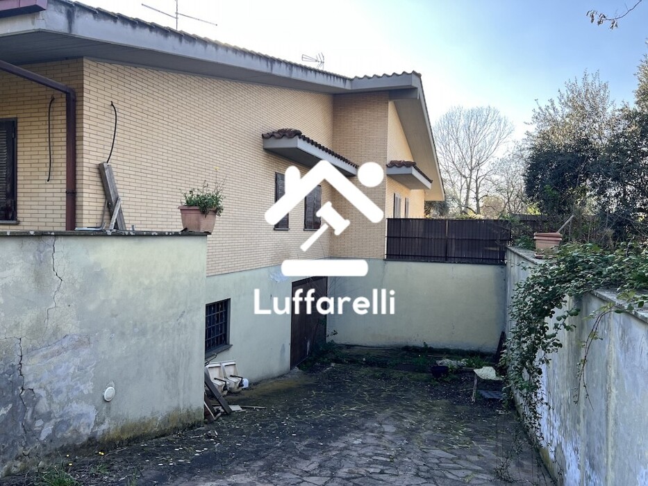Immagine di CASA / VILLA VIA DEL FONTANILE ANAGNINO – ROMA