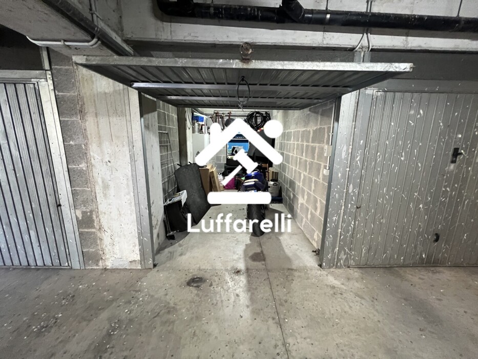 Immagine di LOCALE COMMERCIALE LOCALITÀ SANTA PALOMBA – POMEZIA