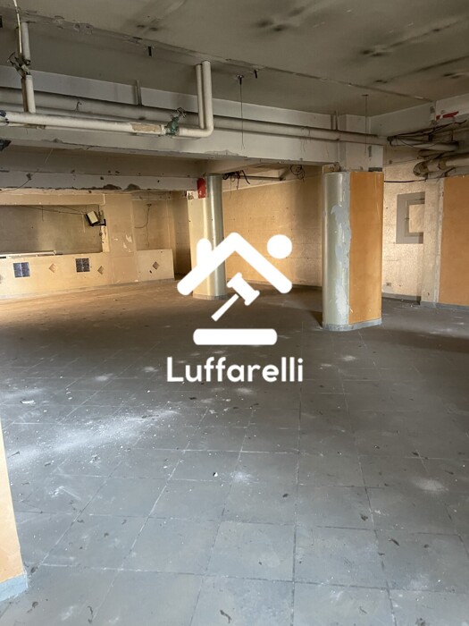 Immagine di LOCALE COMMERCIALE VIA ATTILIO AMBROSINI – ROMA