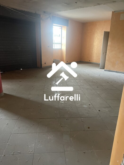 Immagine di LOCALE COMMERCIALE VIA ATTILIO AMBROSINI – ROMA