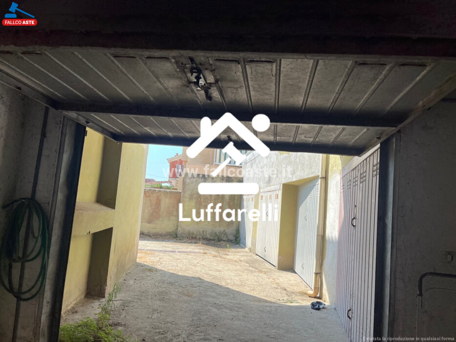Immagine di GARAGE / POSTO AUTO VIA CATANIA – ARDEA
