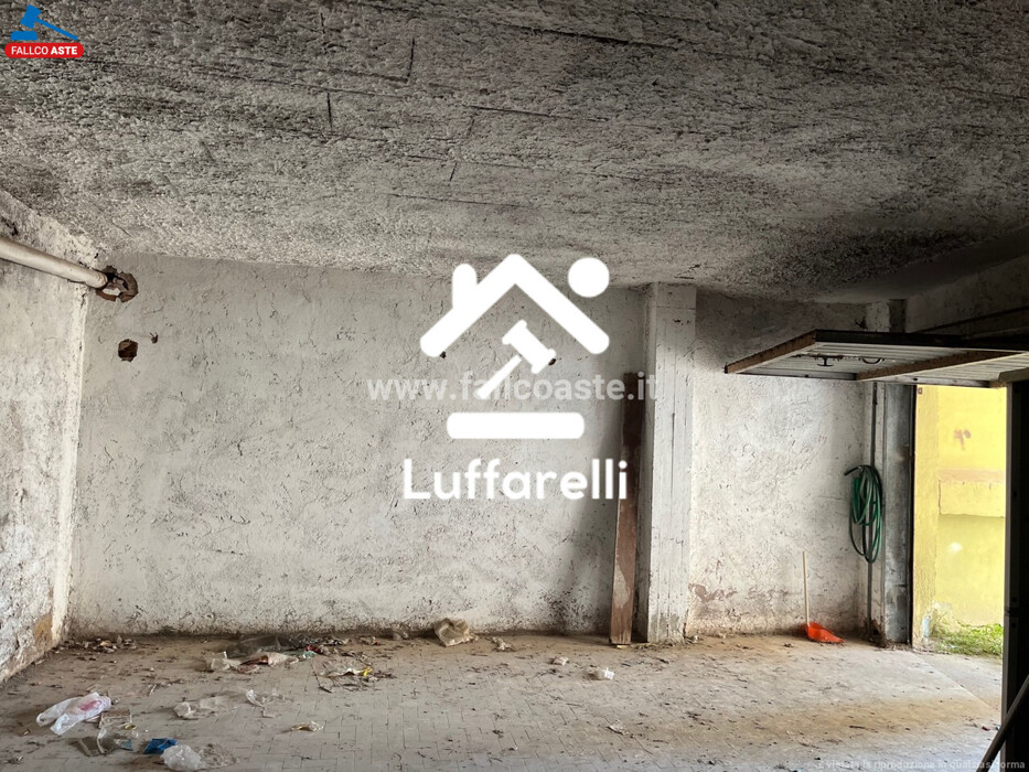 Immagine di GARAGE / POSTO AUTO VIA CATANIA – ARDEA