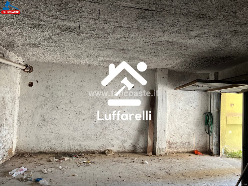 Immagine di GARAGE / POSTO AUTO VIA CATANIA – ARDEA