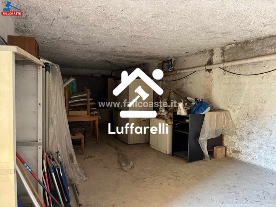 Immagine di GARAGE / POSTO AUTO VIA CATANIA – ARDEA