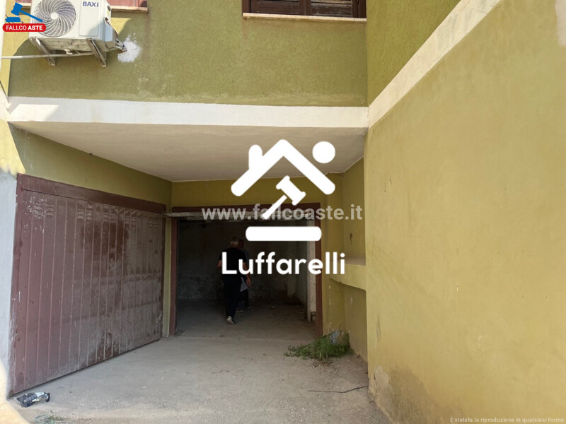 Immagine di GARAGE / POSTO AUTO VIA CATANIA – ARDEA