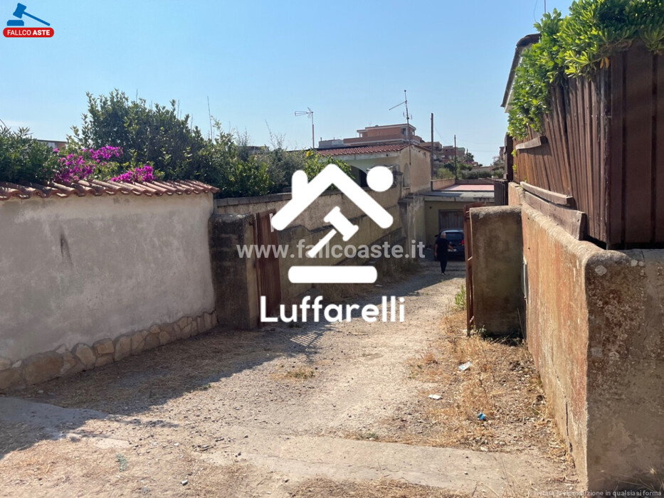 Immagine di GARAGE / POSTO AUTO VIA CATANIA – ARDEA