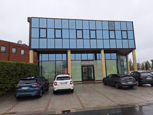 NEGOZIO O LOCALE COMMERCIALE VIA GIOSUÈ CARDUCCI - SAN GIULIANO TERME